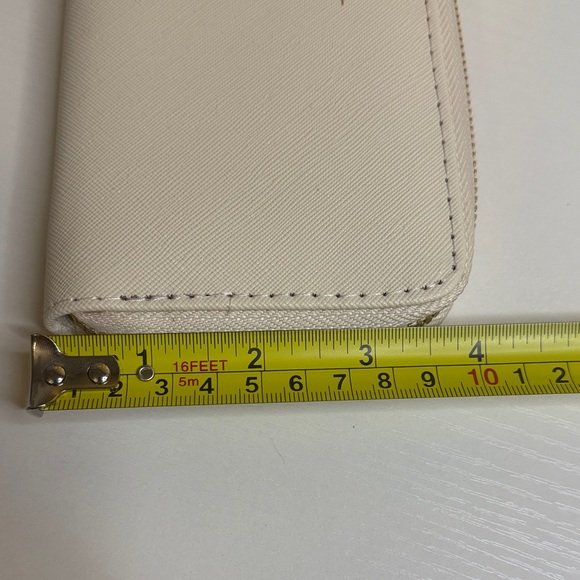 Chic Floral Cream Crossbody Bag, wallet and card holder.. - Picture 8 of 14